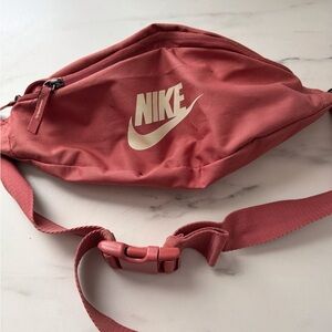 Nike Rose Hip Pack
